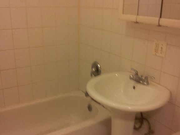 4th image of 7805 S Saginaw Ave #3S