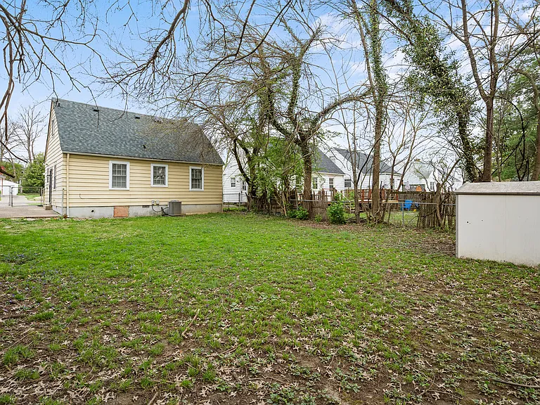 3934 Kennison Ave — Photo 30