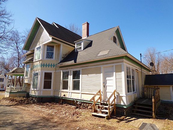 3rd image of 206 Courtland St