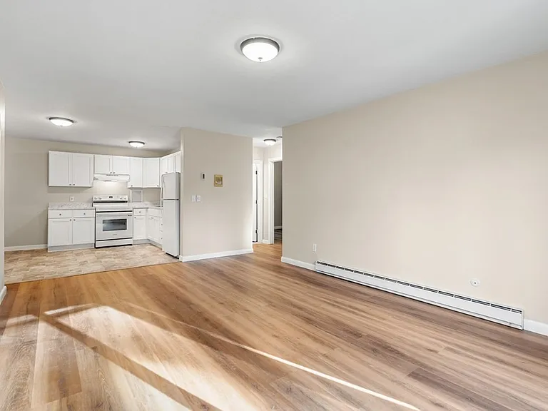 87 Cedar St #5 — Photo 2