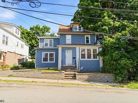 2nd image of 118 W 2Nd St