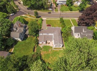 207 Sedgwick Rd, West Hartford, CT 06107