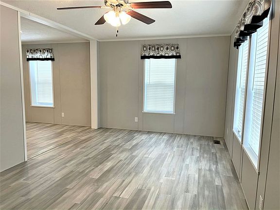 5th image of 606 Colleen Dr
