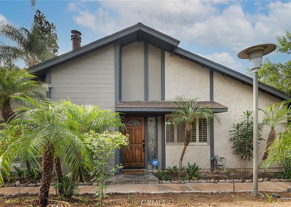 1st image of 6168 Avenue Juan Diaz
