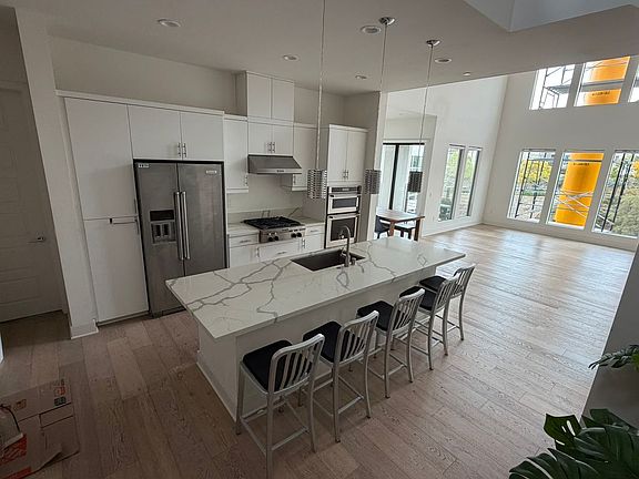 2nd image of 8595 Aspect Dr
