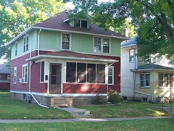 3rd image of 709 Rose Ave E