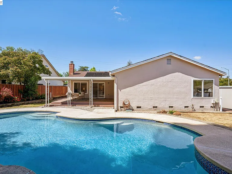 201 Ramon Pl — Photo 45