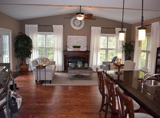 550 Paramount Dr, Seneca, SC 29678