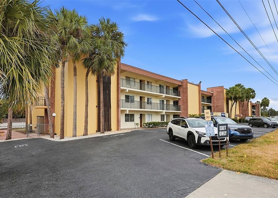 1st image of 4435 1ST STREET NE #205