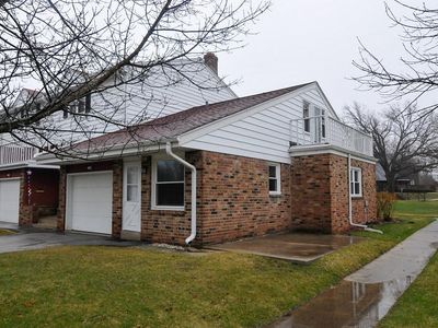 3247 W Canterbury Rd #3247, Greenfield, WI, 53221
