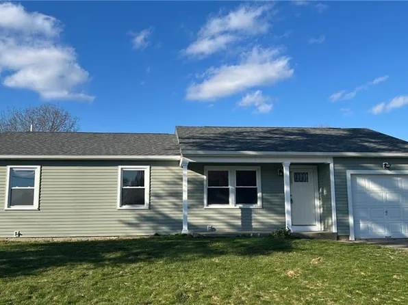 10 Wagon Wheel Ln, Woonsocket, RI 02895