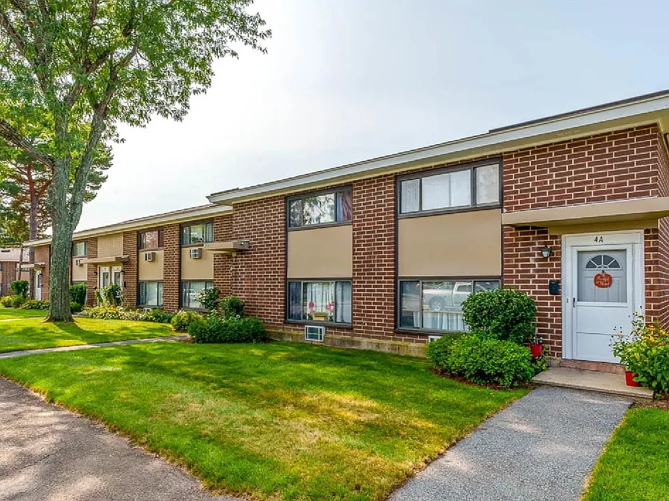 Pelham Apartments - Market