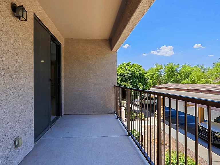 Santana Ridge Luxury Apartments — Photo 12