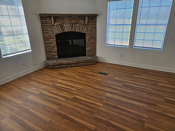 3rd image of 216 Cleveland Rd