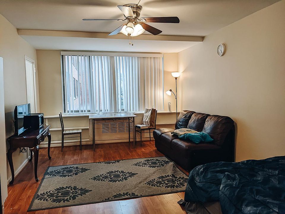 1st image of 1101 Arlington Blvd