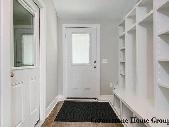 4th image of 169 Ann St NE