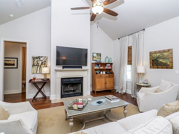2nd image of 319 Abbey Ln