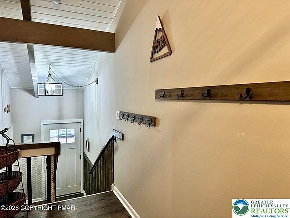 3rd image of 9 Sassafras Rd