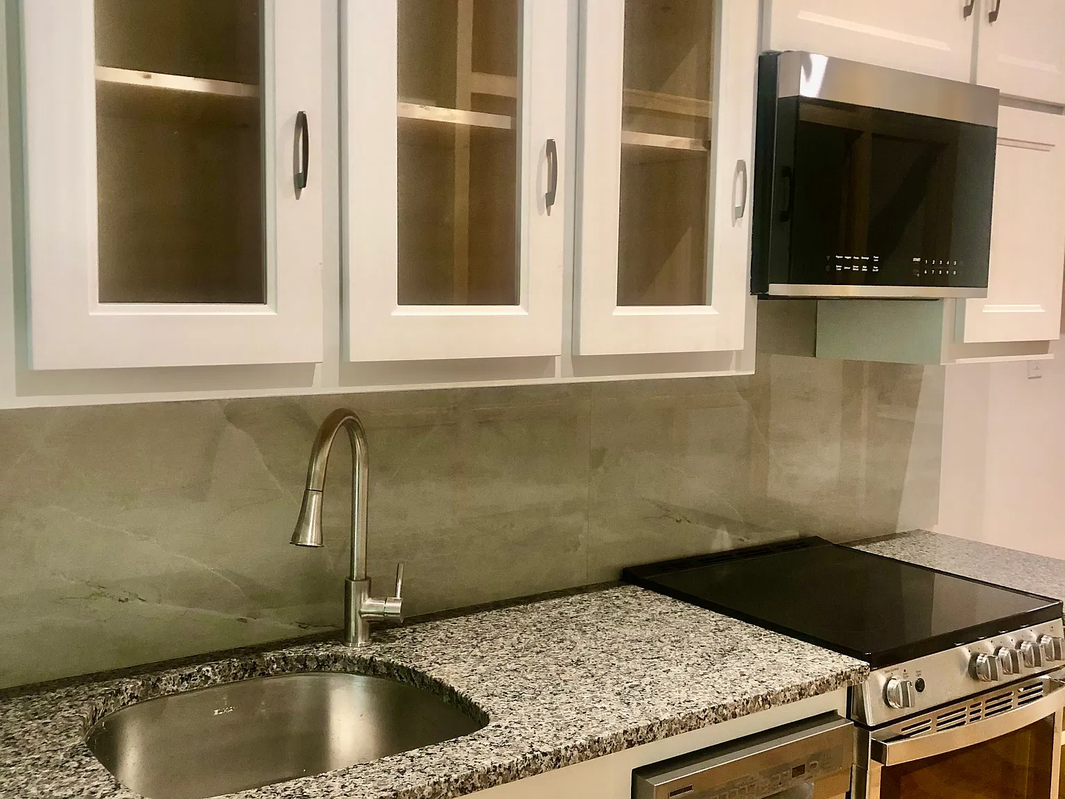 Studio, 500 sqft, $1,950 — Photo 4