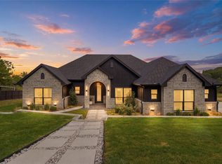 208 N Mountain Rdg, Cresson, TX 76035