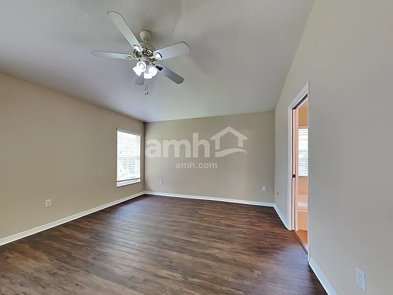 9423 Hunters Pond Dr — Photo 9