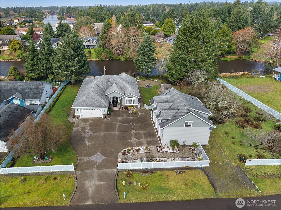 1st image of 655 Skamokawa Court SE