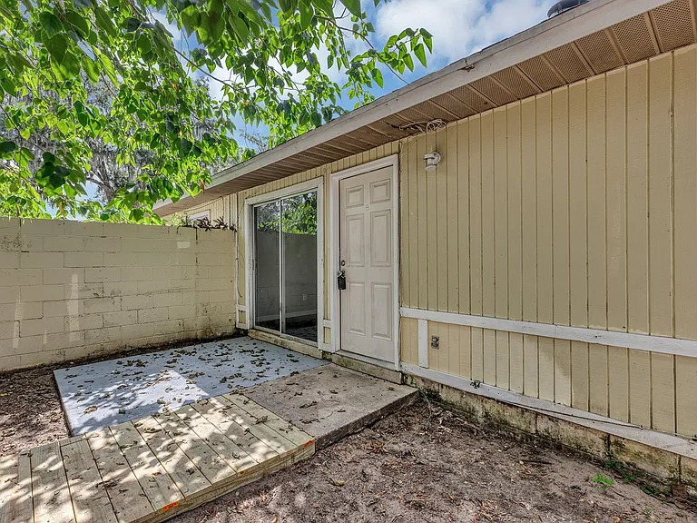 3990 SE 17th Ct — Photo 5