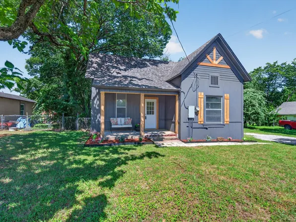 202 S Main St, Joshua, TX 76058