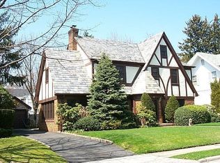 42 Brompton Rd, Garden City, NY 11530