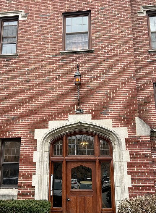 1st image of 1103 Holly Ct APT 306