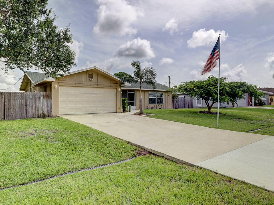 1st image of 1661 SE Minorca Ave