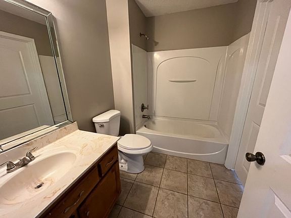 5th image of 3748 Iron Horse Dr