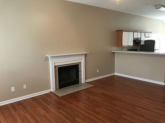 4th image of 1104 Phelissa Dr