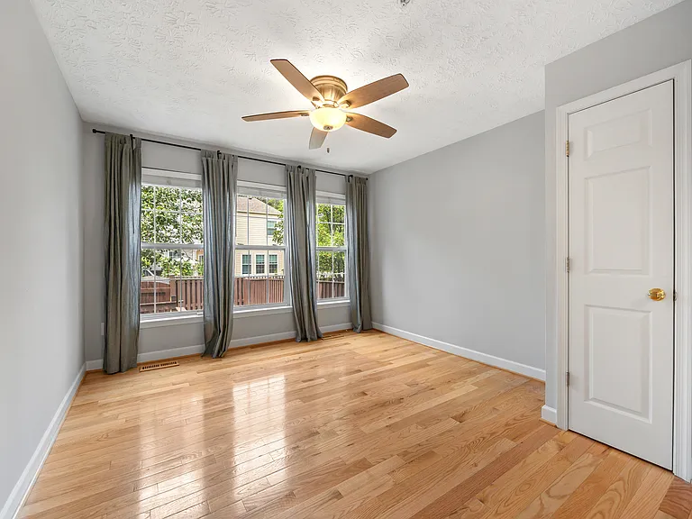 2716 Mapleview Ct — Photo 8