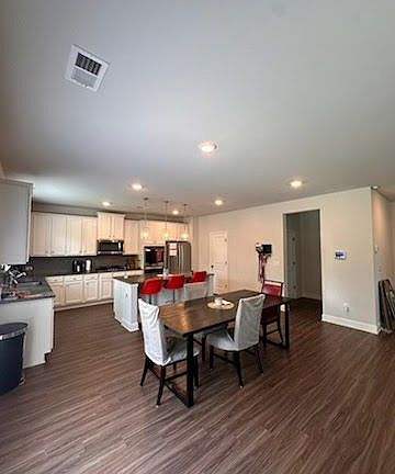 3rd image of 205 Birdie Cir