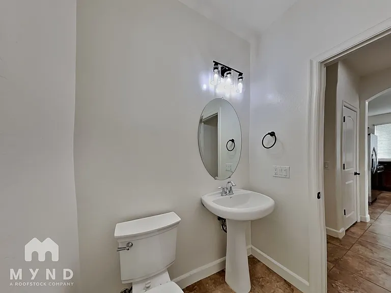 14535 W Port Royale Ln — Photo 21