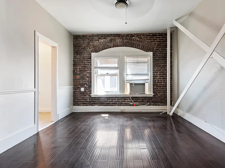 Brookmore - Premium Studio Apartment