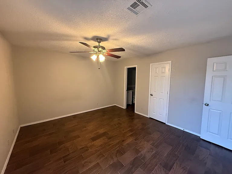 1533 E 67th Pl — Photo 18