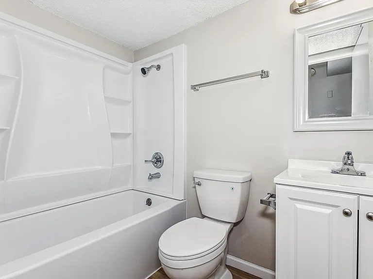 North Ridge Apartments — Photo 4