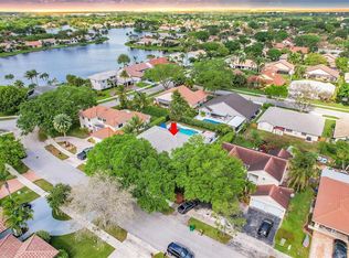 3210 Old Hickory Ct, Davie, FL 33328