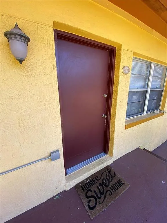 4 bed, 2.0 bath, 820 sqft, $1,800 — Photo 2