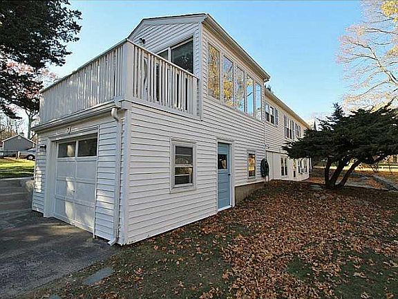 4th image of 7 Wayside Ct S