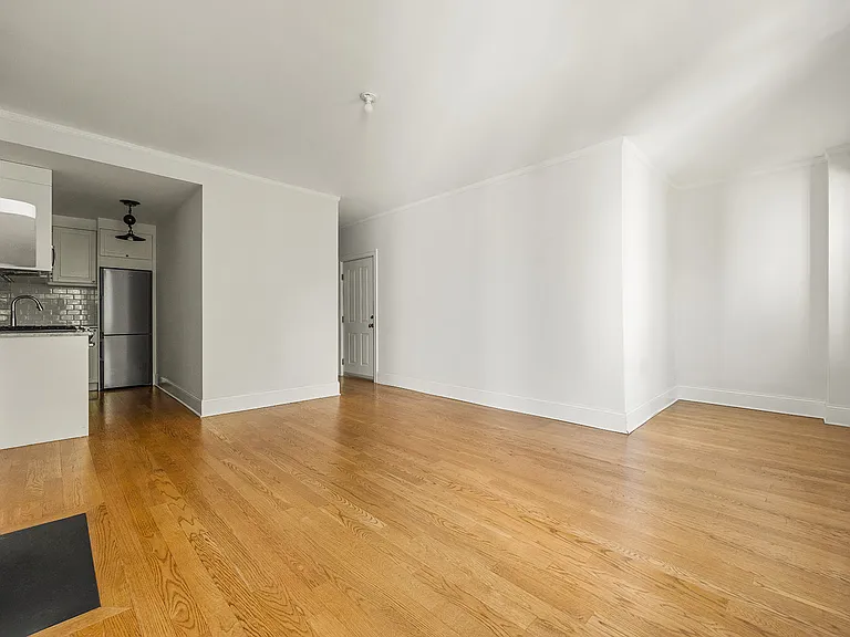416 W 20th St #2 — Photo 3
