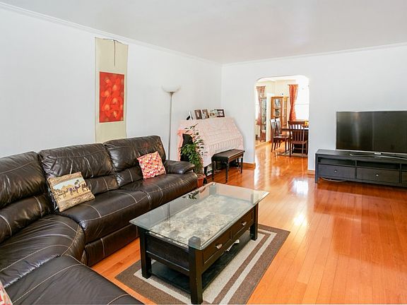 2nd image of 6834 Selfridge St