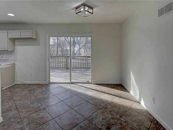 5th image of 13310 Donnelly Ave