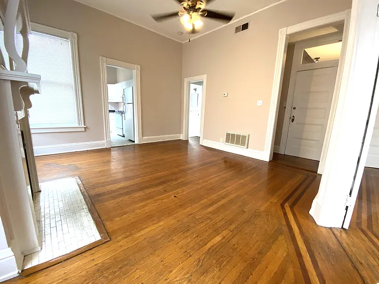118 E 31st St #2 — Photo 7