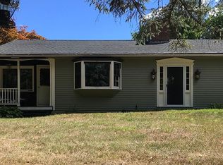 821 Leominster Rd, Lunenburg, MA 01462