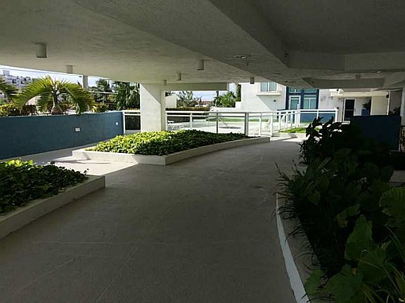 5th image of 7600 Collins Ave #7