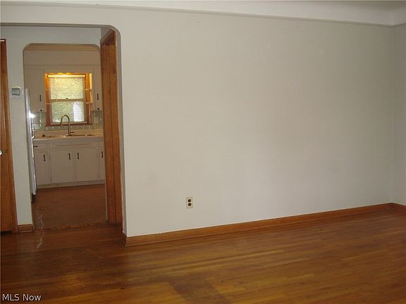 4th image of 24500 Puritan Rd