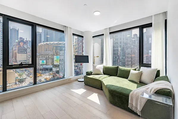 Living room, photo 1